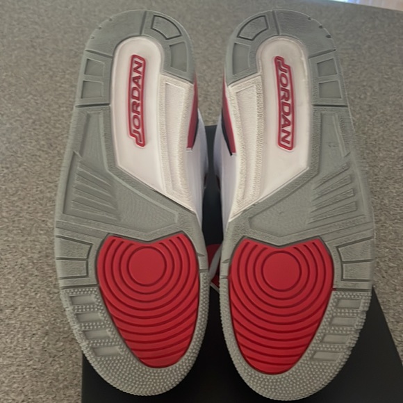 Air Jordan Retro 3 Fire Red 2013 - Picture 9 of 10